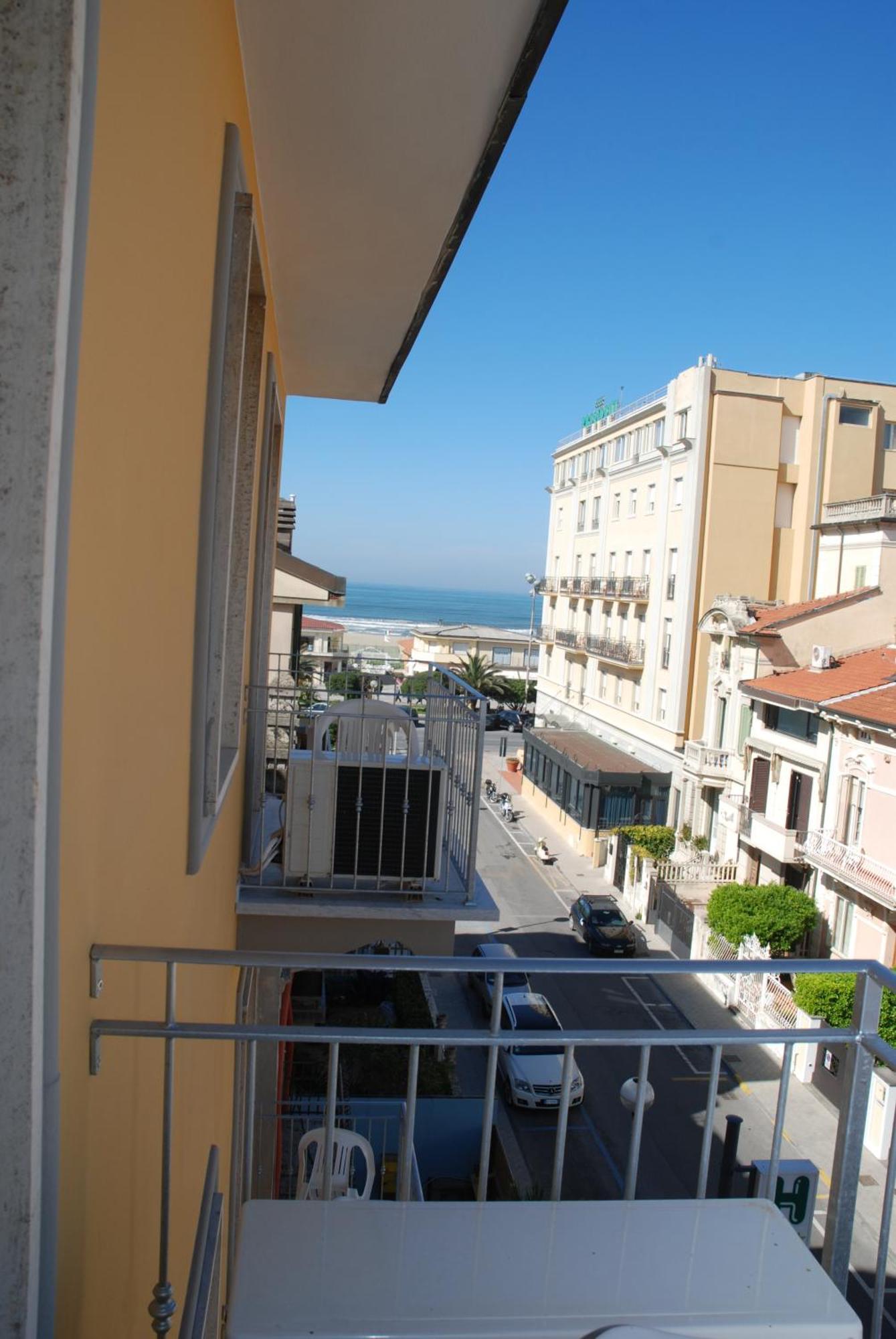 Hotel Caribe ヴィアレッジョ エクステリア 写真